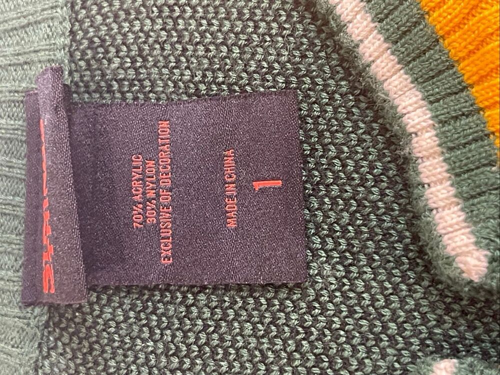 Stranger Things Hawkins Tigers sweater full zip large - Picture 7 of 7